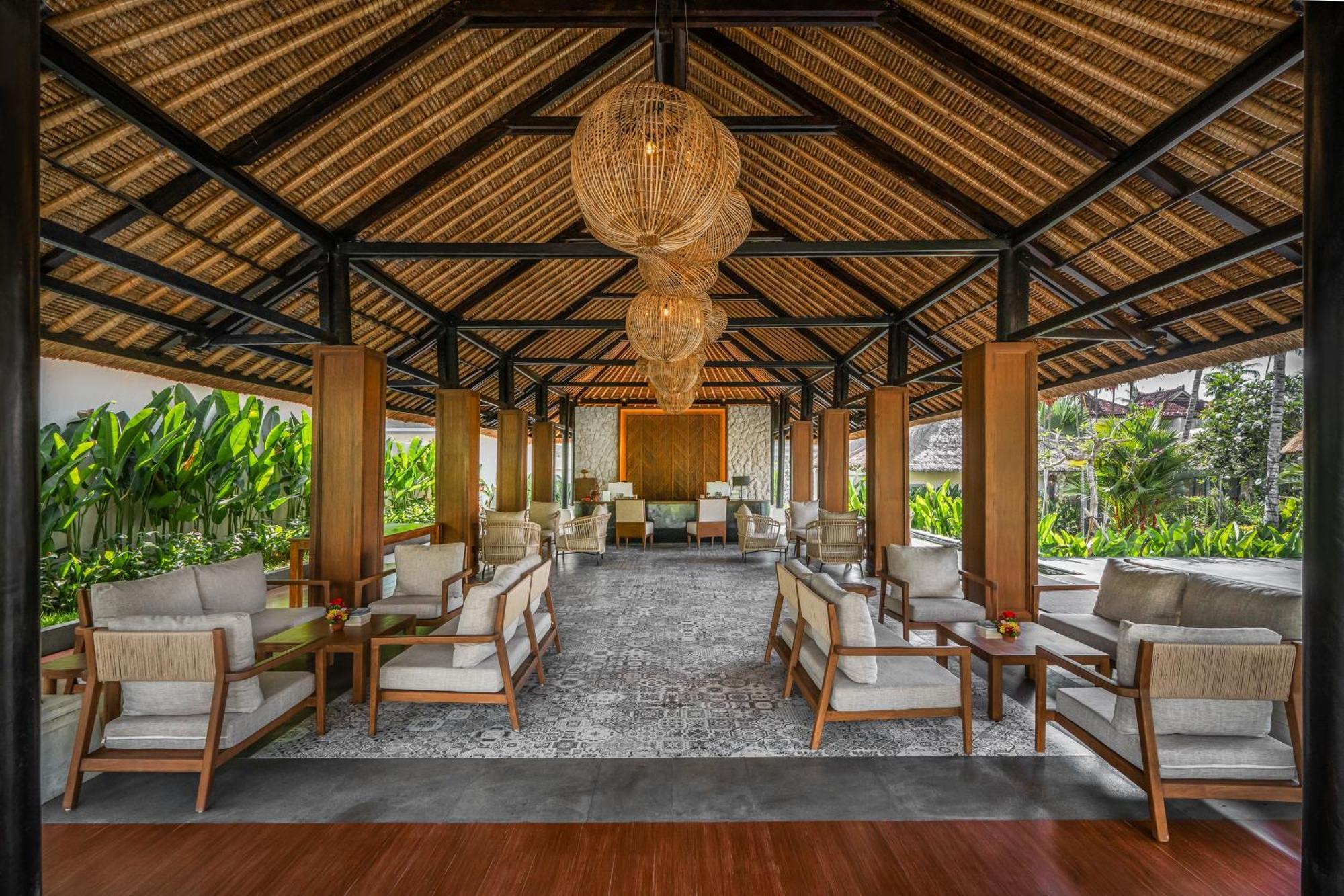 Nirwana Beach & Resort Кандидаса Экстерьер фото The lobby of the hotel